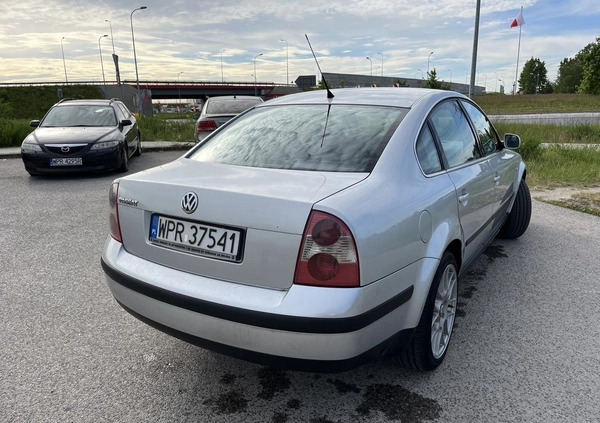 Volkswagen Passat cena 11900 przebieg: 312000, rok produkcji 2001 z Warszawa małe 37